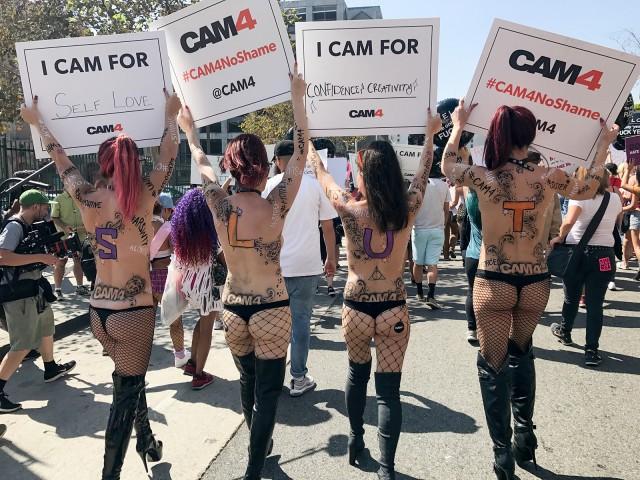 quad.slutwalk-640x480.jpg.c4ad9f07a7a16fefb365b74842a9a2ef.jpg